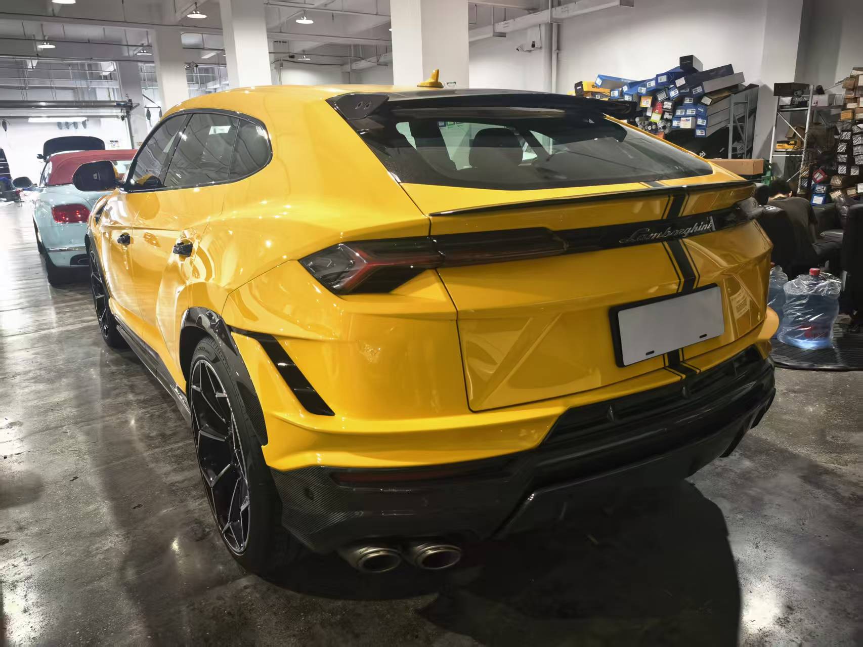 Urus 购入时黄色后部状态