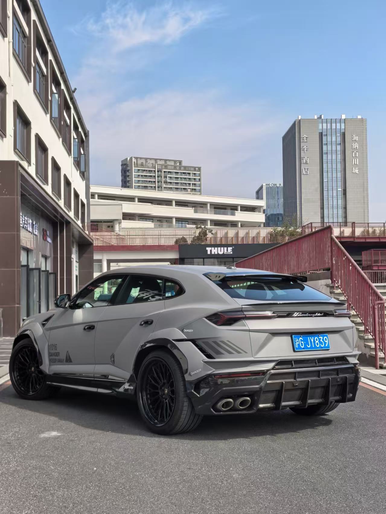 Urus 当前侧面外观